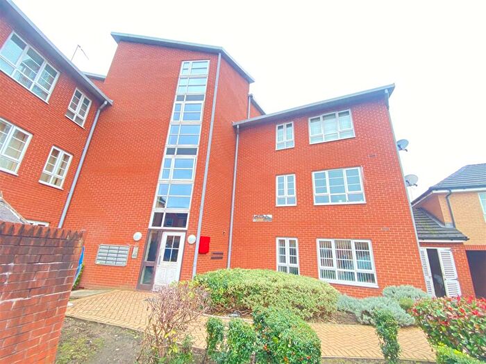 2 Bedroom Flat To Rent In Two Bedroom Bell Street, Tipton, DY4