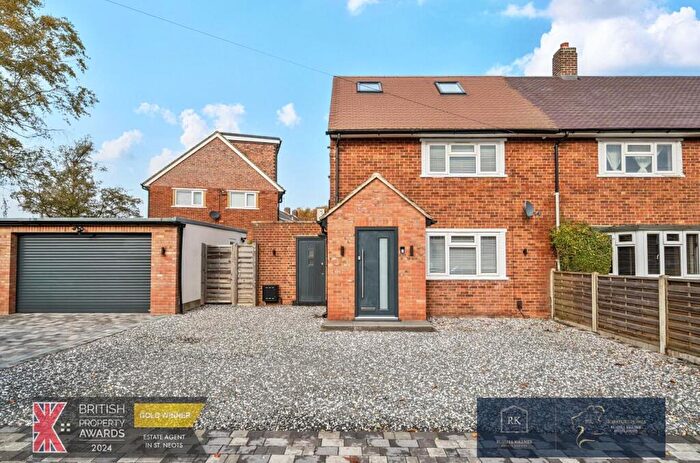3 Bedroom End Of Terrace House For Sale In Wellcroft Road, Welwyn Garden City, AL7
