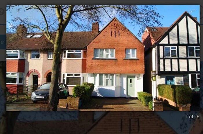 3 Bedroom End Of Terrace House To Rent In Lisbon Avenue, Twickenham, TW2