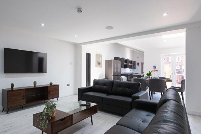4 Bedroom House To Rent In Avondale Street, Lincoln, LN2
