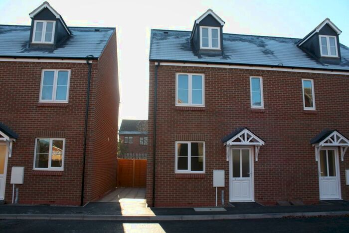 4 Bedroom End Of Terrace House To Rent In Dolphin Court, Canley, Coventry, CV4