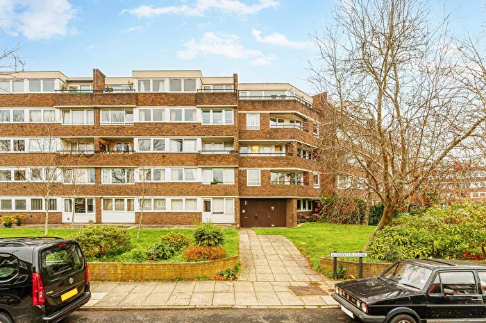 3 Bedroom Flat To Rent In Otho Court, Brentford Dock, TW8