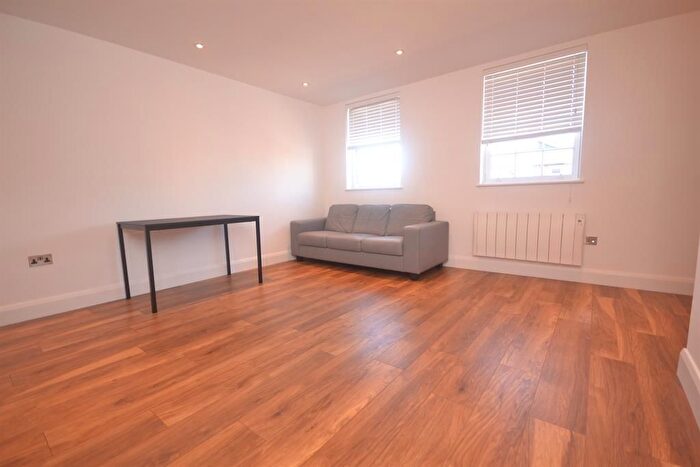 1 Bedroom Flat To Rent In Oxford Road, Reading, Berkshire, RG1