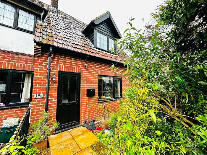 2 Bedroom Semi-Detached House To Rent In Florence Park, Bristol, BS32