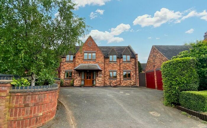 4 Bedroom Detached House For Sale In Main Street, Rosliston, DE12