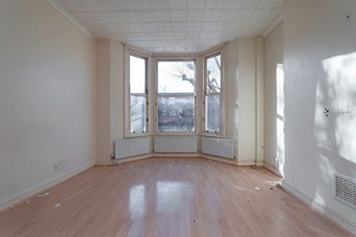 3 Bedroom Maisonette For Sale In Fernhead Road, London, W9