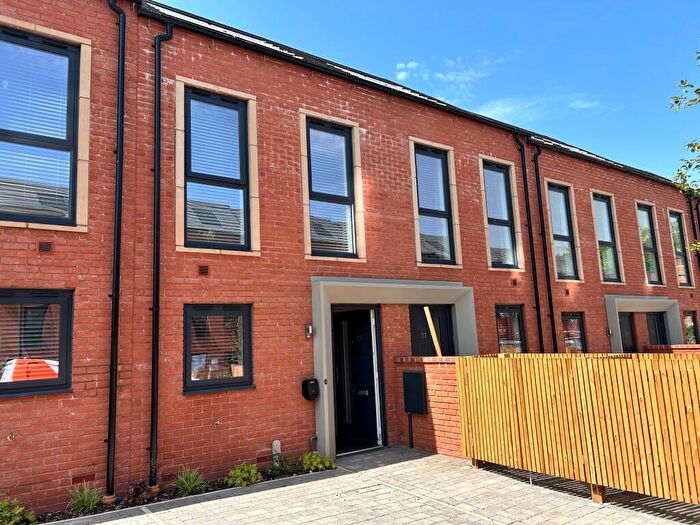 2 Bedroom Town House To Rent In Foundry Avenue, Derby, DE1