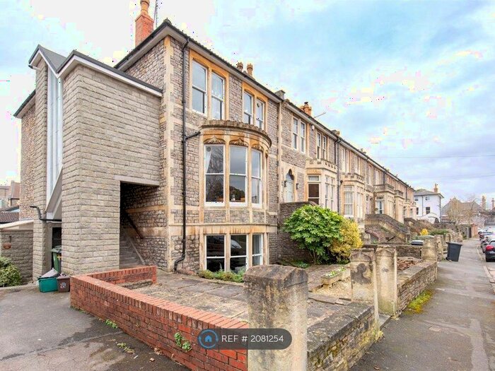 2 Bedroom Flat To Rent In Rockleaze Avenue, Bristol, BS9