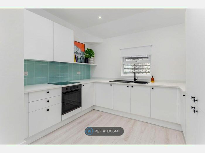 2 Bedroom Flat To Rent In Garston, Liverpool, L19