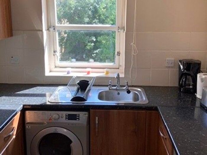 2 Bedroom Flat To Rent In Rankeillor Street, Edinburgh, EH8