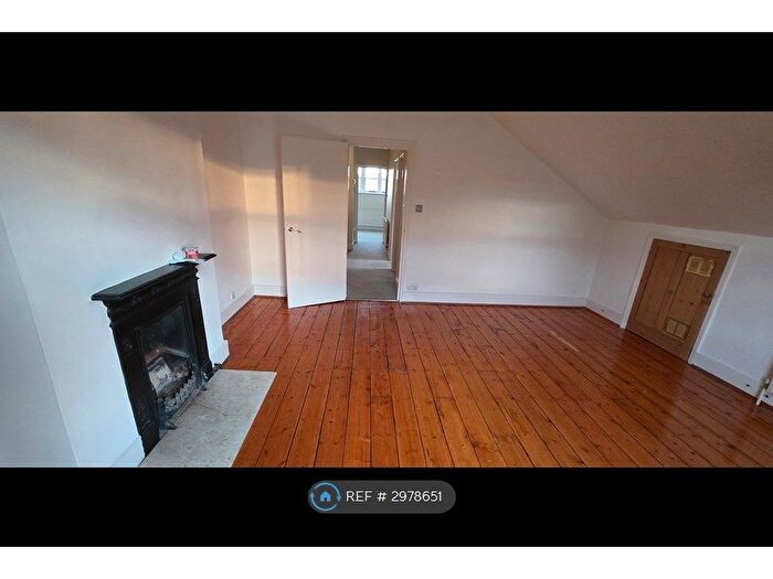 1 Bedroom Flat To Rent In Woodbury Park Road, Tunbridge Wells, TN4