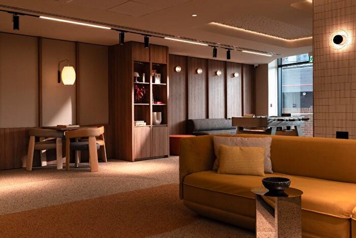 3 Bedroom Apartment To Rent In Kirkstall Road, Leeds, West Yorkshire, LS3