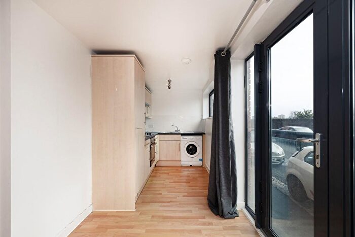 1 Bedroom Flat For Sale In Waterloo Road, Old Market, BS2