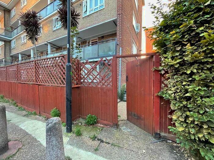 3 Bedroom Flat To Rent In Star Road, W14