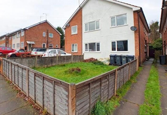 2 Bedroom Flat To Rent In Turves Green, Northfield, B31