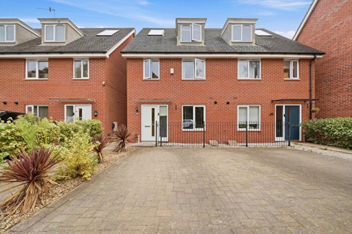 3 Bedroom Semi-Detached House For Sale In Horwood Drive, Nottingham, Nottinghamshire, NG11