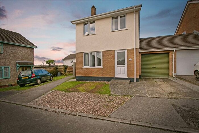 3 Bedroom Link Detached House For Sale In Bosvean Road, Shortlanesend, Truro, Cornwall, TR4