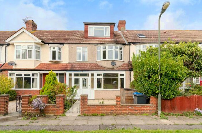 5 Bedroom Terraced House To Rent In Crossway, Raynes Park, London, SW20