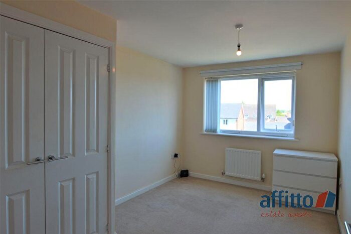2 Bedroom Flat For Sale In Onyx Crescent, Thurmaston, Leicester, LE4