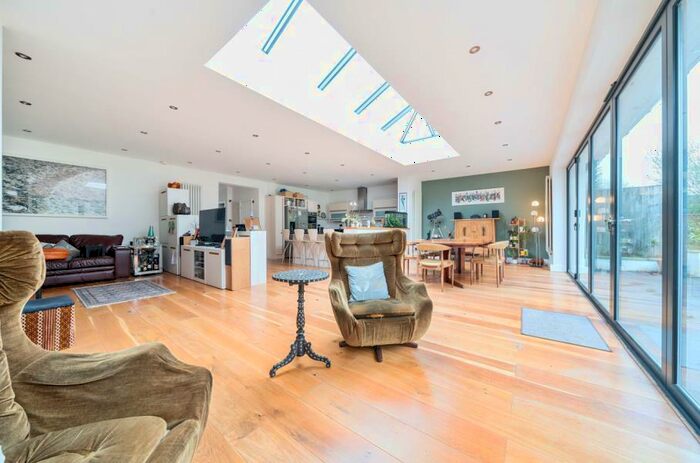 3 Bedroom Bungalow To Rent In Virginia Water, GU25