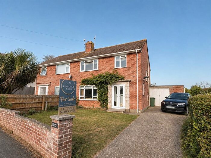 3 Bedroom Semi Detached House For Sale In Chalbury Close, Preston, DT3