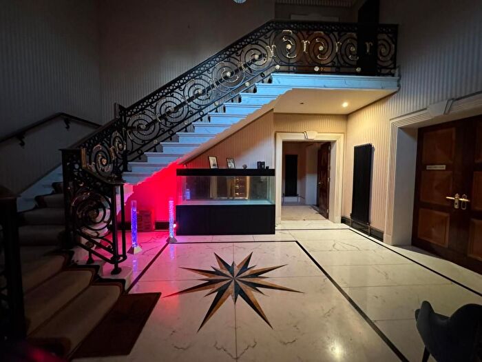 1 Bedroom Flat To Rent In The Bishops Avenue, London, N2