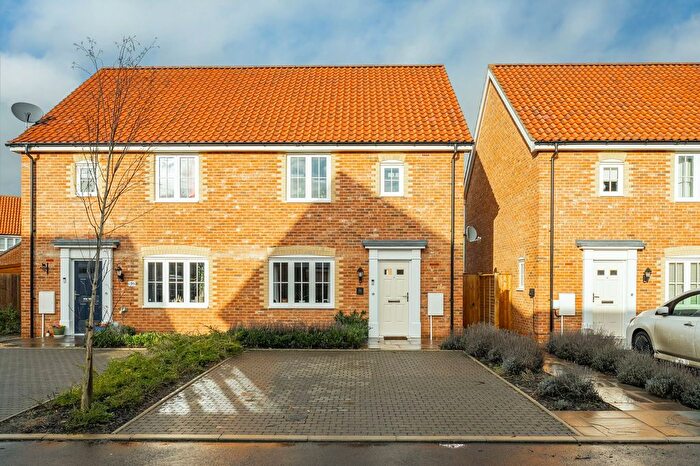 3 Bedroom Semi Detached House For Sale In Hewitt Drive, Mattishall, NR20