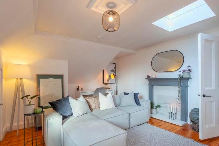 1 Bedroom Flat To Rent In Morningside Park, Morningside, Edinburgh, EH10