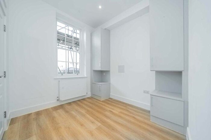 1 Bedroom Flat To Rent In Blenheim Terrace, St John's Wood, NW8