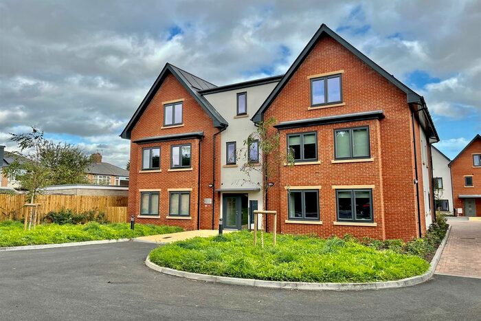 2 Bedroom Flat To Rent In Marshall Road, Cowley, Oxford, OX4