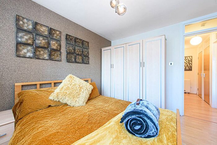 1 Bedroom Flat For Sale In Colindeep Lane, Colindale, London, NW9