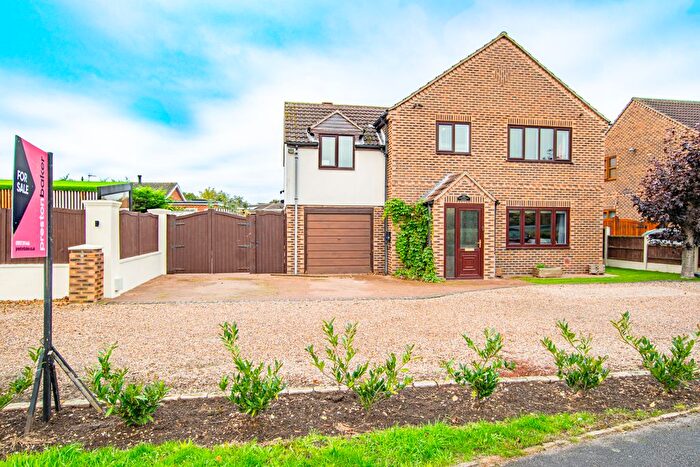 4 Bedroom Detached House For Sale In Hull Road, Hemingbrough, North Yorkshire, YO8