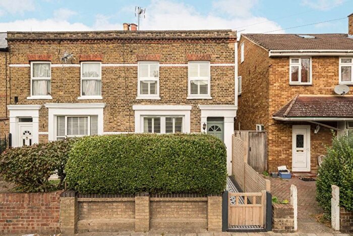 3 Bedroom End Terrace House For Sale In Danbrook Road, Streatham, SW16