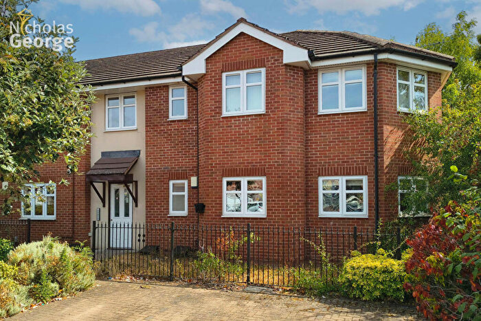 2 Bedroom Flat To Rent In Hollybank Road, Kings Heath, Birmingham, B13