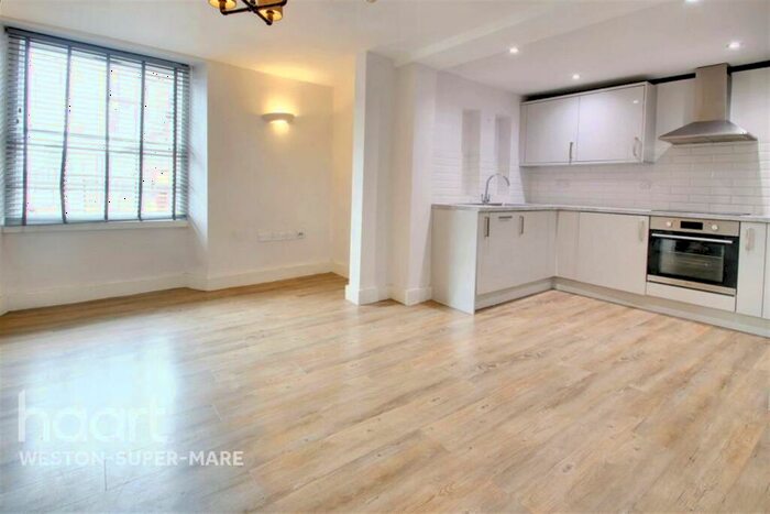2 Bedroom Flat To Rent In West Street, BS29