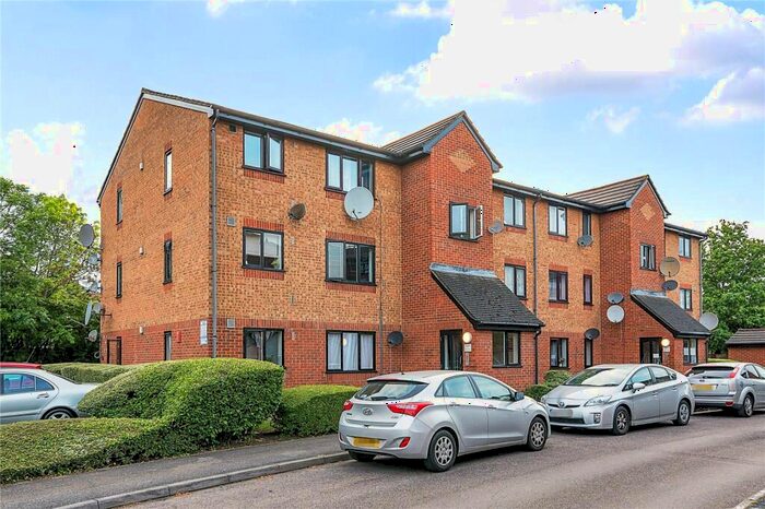 1 Bedroom Flat To Rent In Streamside Close, London, N9