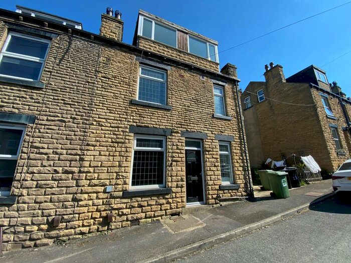 3 Bedroom House To Rent In Eggleston Street, Leeds, LS13