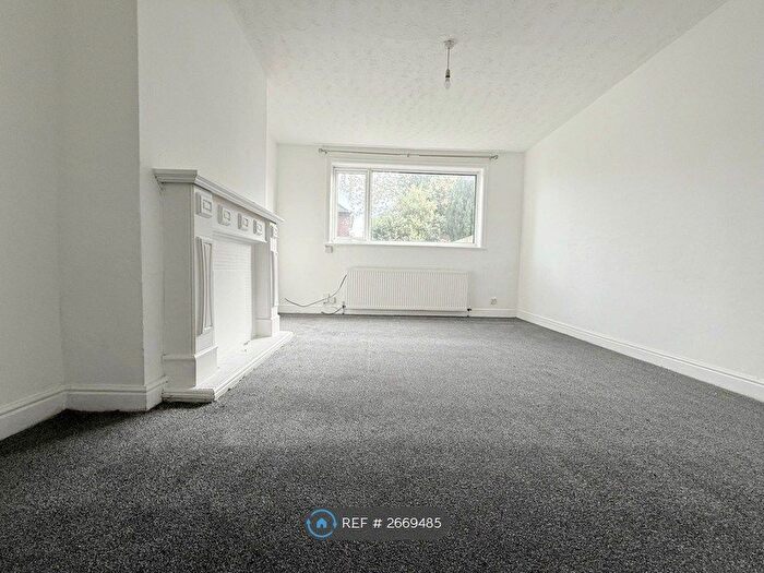 3 Bedroom Semi-detached House To Rent In Cobham Avenue, Manchester, M40