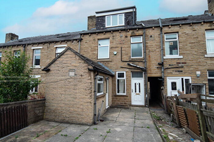 2 Bedroom End Of Terrace House To Rent In Springdale Street, Huddersfield, HD1