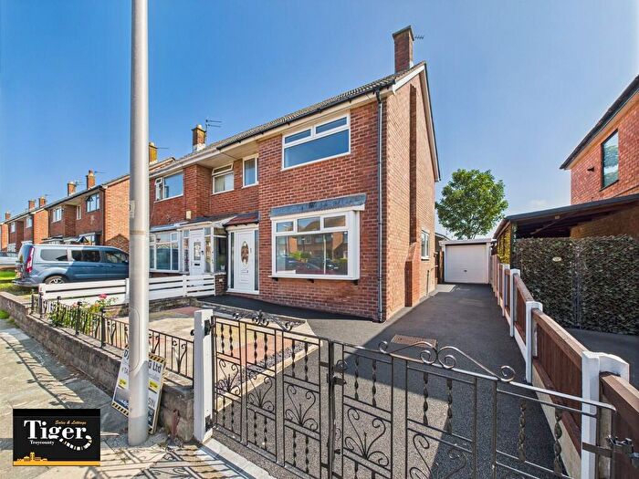 3 Bedroom Semi-Detached House To Rent In Highcroft Avenue, Bispham, FY2
