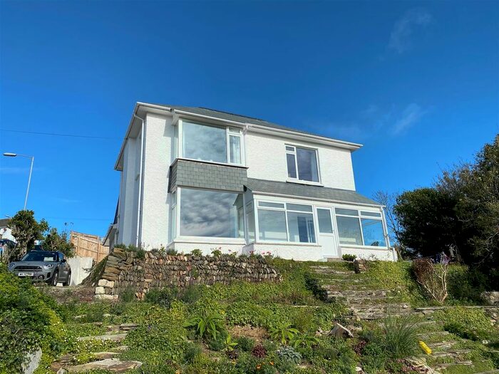 2 Bedroom Flat To Rent In Headleigh Road, Newquay, TR7