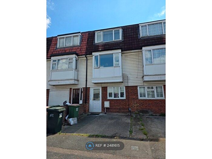 4 Bedroom Maisonette To Rent In Wilkinson Road, London, E16