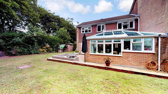 3 Bedroom Property To Rent In Ambleside Close, Ifield, RH11