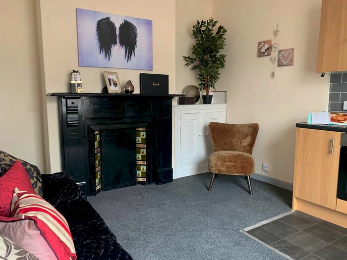 1 Bedroom Flat To Rent In Cedar Terrace, Armley, LS12