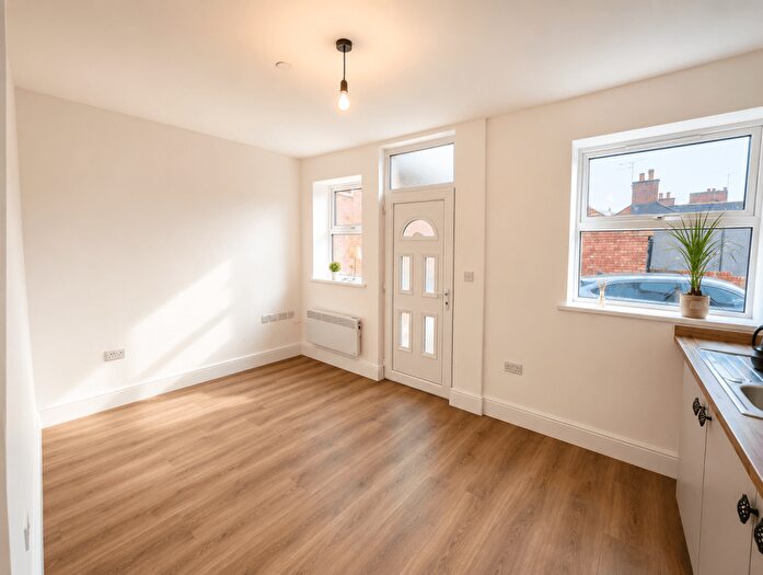 2 Bedroom Flat To Rent In Central Buildings Hall St, LL14