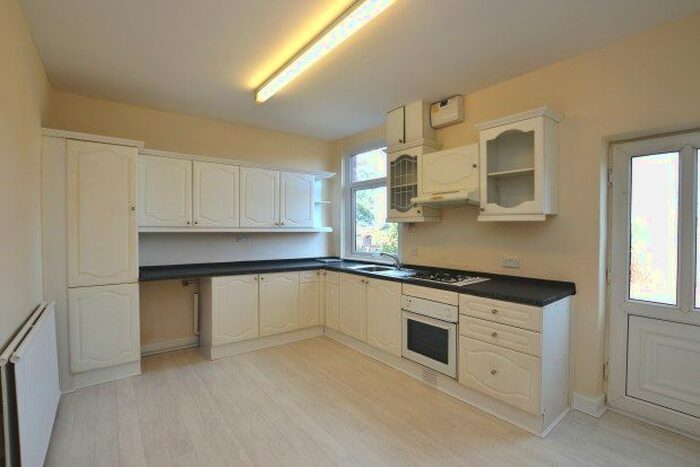 2 Bedroom End Of Terrace House To Rent In Rockingham Street, Barnsley, S71