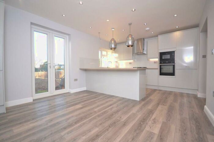 3 Bedroom Semi-Detached House To Rent In Northumberland Avenue, Reading, Berkshire, RG2