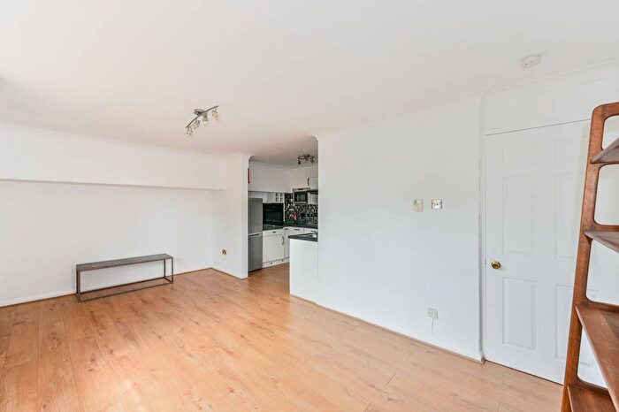 1 Bedroom Flat To Rent In Usborne News, Oval, London, SW8