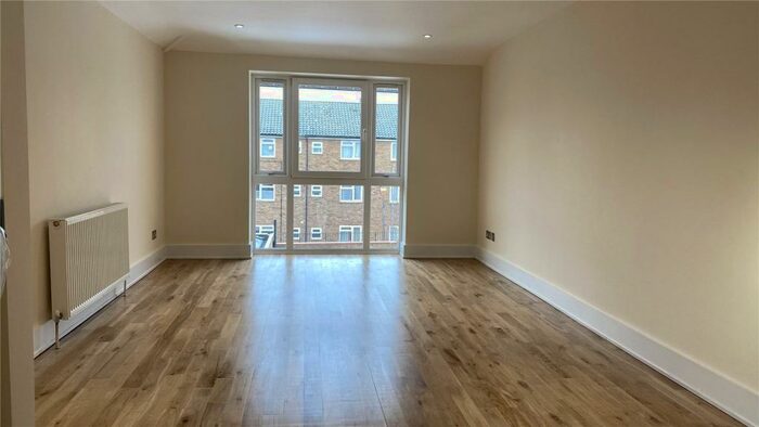 2 Bedroom Apartment To Rent In London Road, Mitcham Junction, Mitcham, CR4
