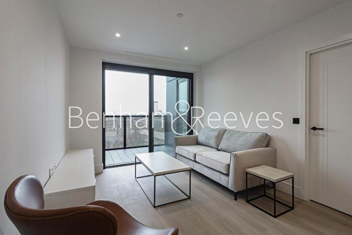 1 Bedroom Apartment To Rent In Broadway East, Bethnal Green, E2